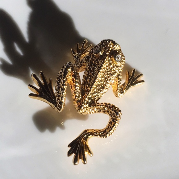 St. John Jewelry - St. John Frog Brooch Pin Figural Couture Amphibian